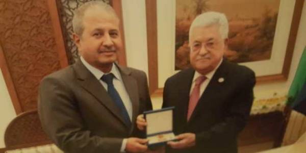 الرئيس الفلسطيني يمنح الزميل رمضان الرواشدة وسام الثقافة والعلوم والفنون
