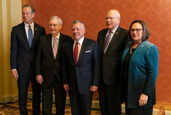 الملك يلتقي قيادات مجلس الشيوخ الاميركي