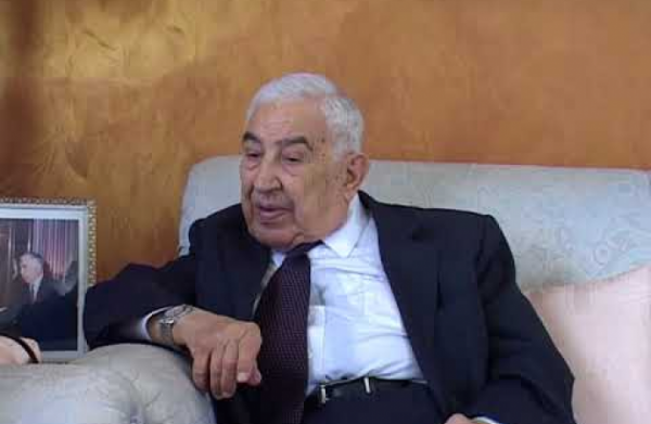 الرزاز ينعى الوزير الاسبق احمد العقايلة