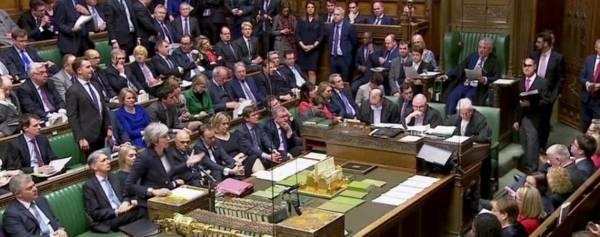 العموم البريطاني يرفض الخروج من الاتحاد الأوروبي دون اتفاق