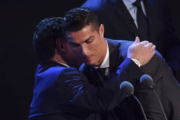 مارادونا: رونالدو أصبح ساحرا!