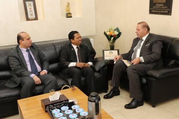 عمان العربية والملحقية الماليزية تبحثان التعاون المشترك