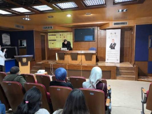 مركز الاستشارات والتعليم المستمر في جامعة عمان الأهلية ينظم ورشة تطبيقية حول منتجات شركة أبل الأمريكية