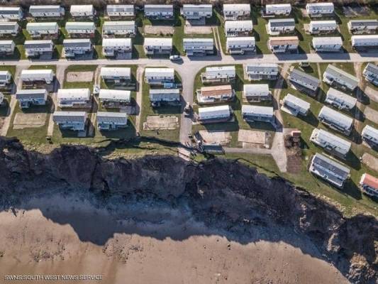 كارثة تهدد عشرات المنازل الفارهة في بريطانيا