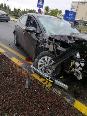 (17) إصابة في حادث تصادم على طريق المطار صور