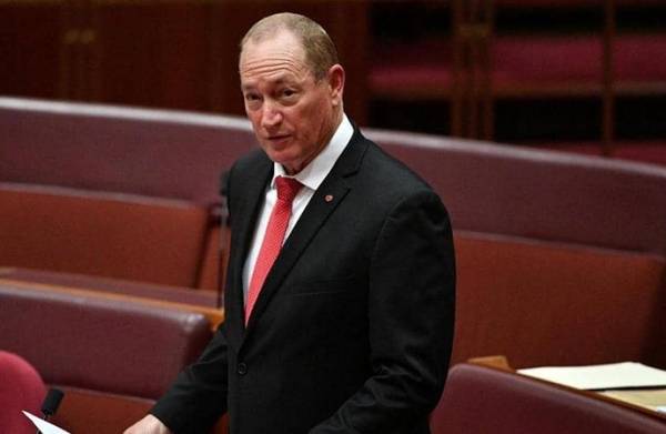 سيناتور استرالي يبرر الهجوم الارهابي على المسجدين