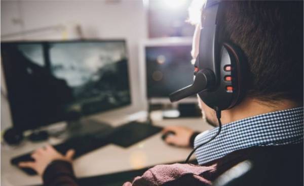 ألعاب الفيديو: فقدت وظيفتي وأسرتي بسبب الألعاب الإلكترونية