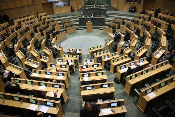 النواب يوصي بطرد السفير الاسرائيلي من عمّان وسحب الأردني