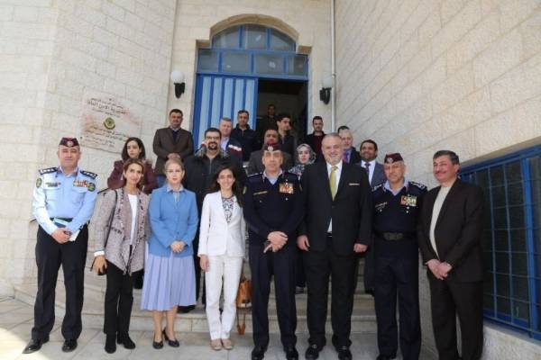 تحت رعاية عطوفة مدير الامن العام  بنك القاهرة عمان يصدر دليل لتمكين الأهل في الوقاية من المخدر ات