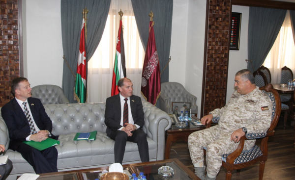 رئيس هيئة الأركان المشتركة يستقبل وزير الدفاع الأيرلندي