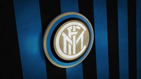 إنتر ميلان يواجه عقوبة مع وقف التنفيذ بسبب جمهوره