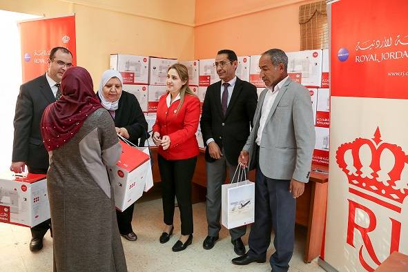 الملكية الأردنية تتبرع بماكينات خياطة لسيدات من قرية أُذرح بمناسبة يوم الأم