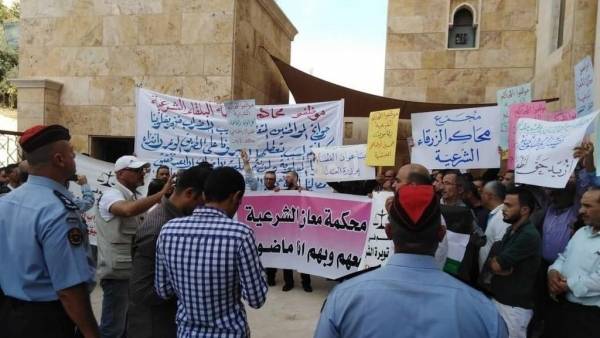 لجنة موظفو دائرة قاضي القضاة تدعو الى اجتماع عاجل ..!!