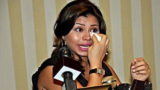 إيقاف المطربة شيرين عن العمل بسبب إساءتها لمصر