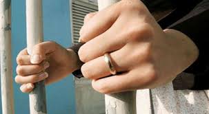 الغارمات.. من غرر بهن