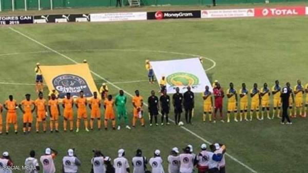 مباراة جميع لاعبيها بالأصفر.. والمشجعون ضائعون