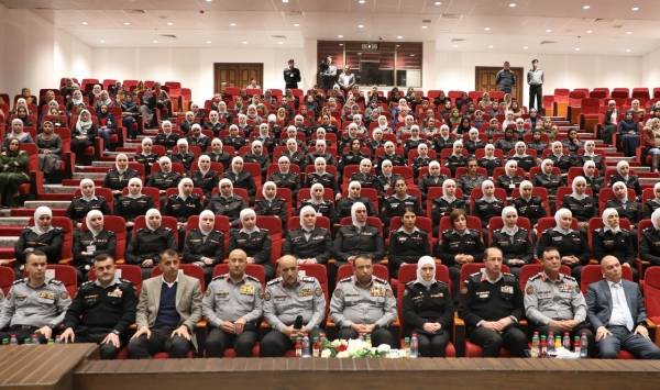 الحواتمة يكرم الأمهات في قوات الدرك بمناسبة الكرامة وعيد الأم