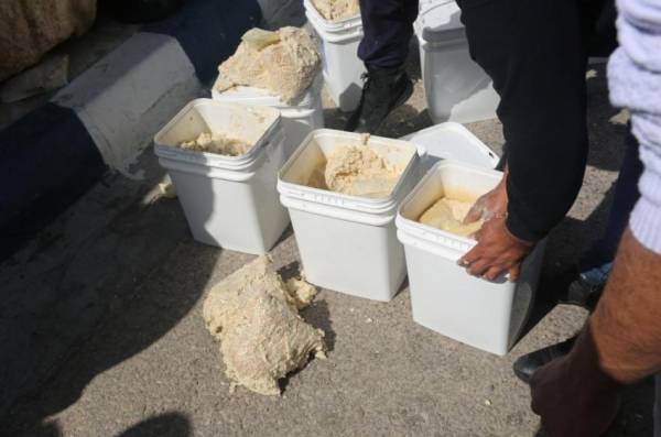 أخفيت بعلب حلاوة .. إحباط تهريب (300) ألف حبة مخدرة