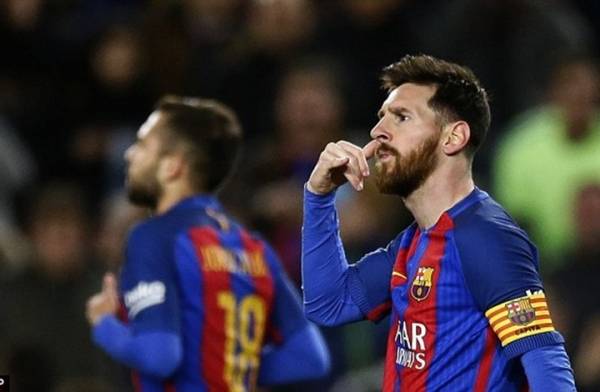 ميسي يشتري هاتفا من الذهب (صورة)