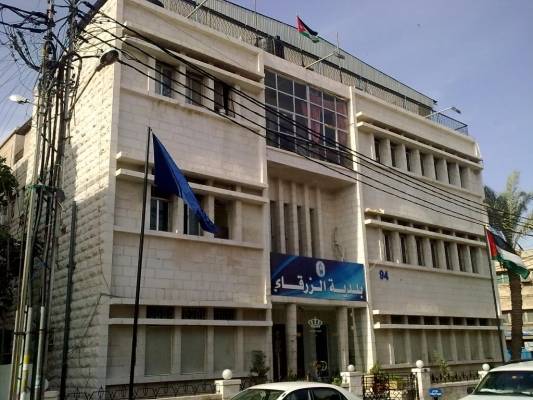 موظفون وهميون في بلدية الزرقاء يتقاضون رواتب يبلغ مجموعها آلاف الدنانير