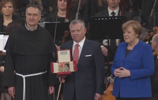 النص الكامل لكلمة جلالة الملك خلال تسلمه جائزة مصباح السلام