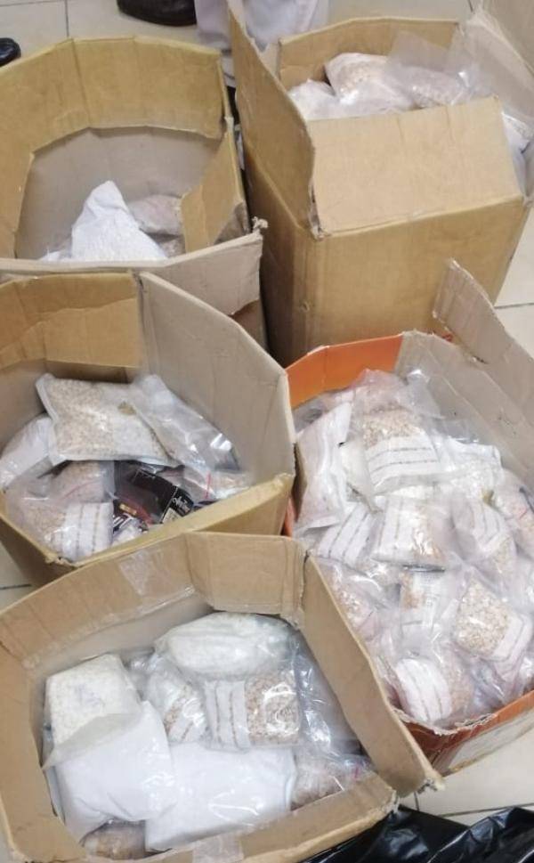 إحباط تهريب مخدرات وسجائر عبر حدود جابر