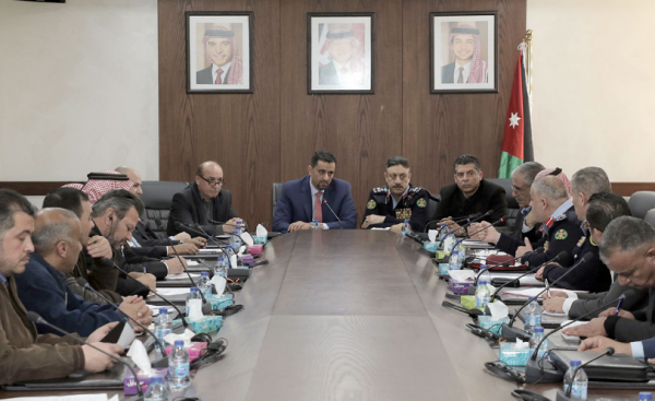 الخصاونة وجهنا انذار لشركة نقل تعمل بالتطبيقات الذكية .. والغرايبة نعمل على حجب أي تطبيق للشركات المخالفة