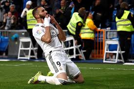 هدف بنزيمة المتأخر يقود ريال مدريد لفوز غير مقنع أمام ويسكا