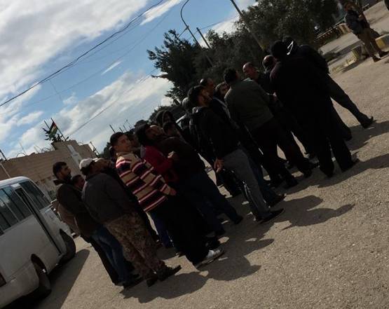 العاملون في صوامع الرمثا يهددون بالتصعيد .. والفصل بسبب صيد الحمام !!