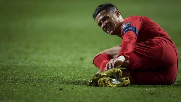 مشاركة رونالدو أمام أياكس محل شك