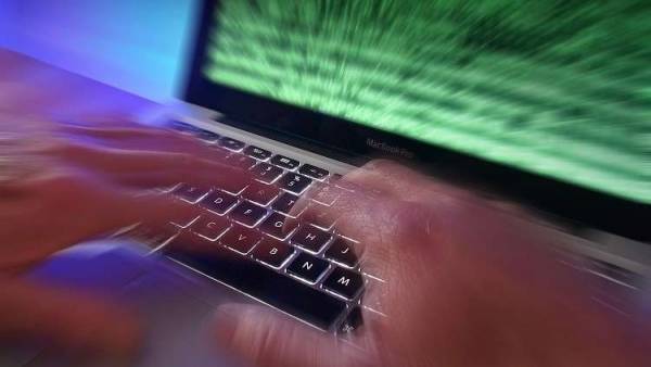 رويترز: هاكرز أمريكيون ساعدوا الإمارات في استهداف قطر