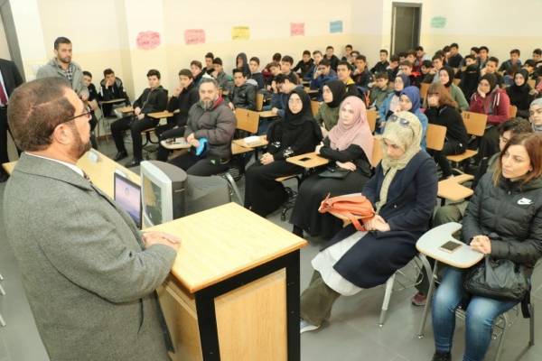 عمان العربية تعرض لطلبة مدارس تركية ميزات التعليم في الجامعة