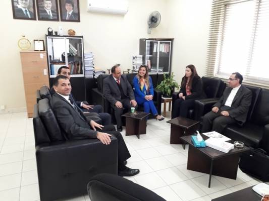 وفد من جامعة يو سي ديفيس الأمريكية يزور جامعة عمان الأهلية