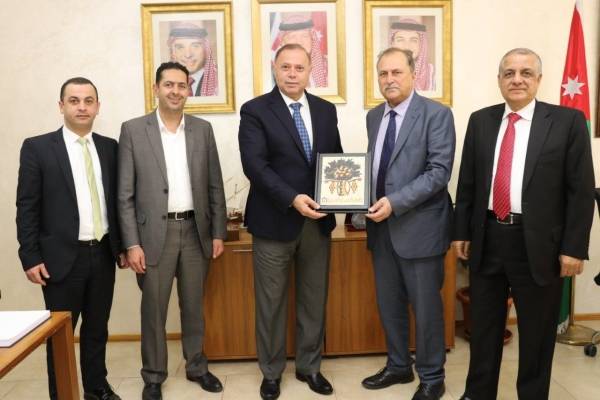 اتفاقية تعاون بين عمان العربية وفلسطين الاهلية لتعزيز التعاون الاكاديمي والبحثي