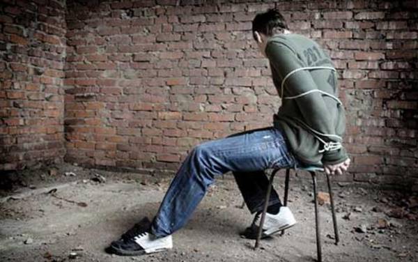 عصابة تختطف شابا وتطالب بمبلغ غير متوقع