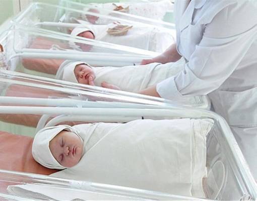 ممرضة أفريقية: بدلت 5 آلاف رضيع فور ولادتهم من أجل المرح