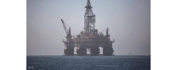 النفط يرتفع بفضل تخفيضات أوبك