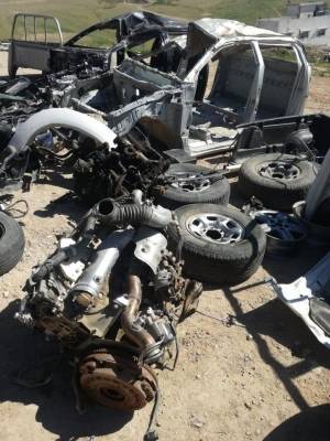 بالصور ..القبض على ثلاثة اشخاص قاموا بسرقة السيارات وتفكيكها في عمان