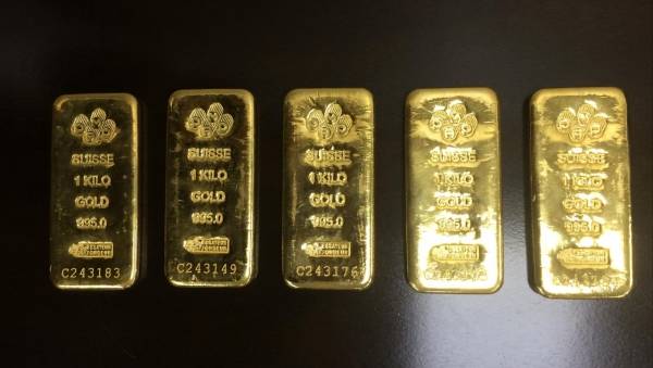 الجمارك تحبط تهريب سبائك ذهبية الى فلسطين المحتلة