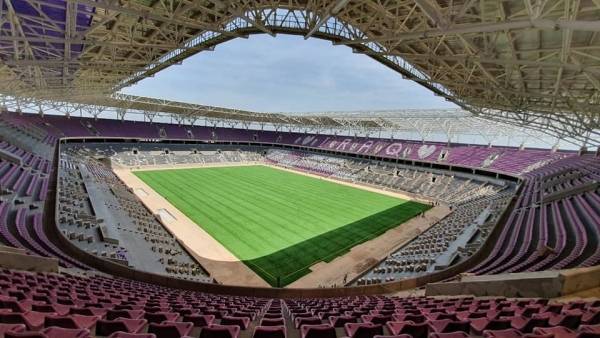 ملعب الحبيبية العراقي يحقق رقما قياسيا بأسرع عملية فرش عشب ويتفوق على الوكرة في قطر