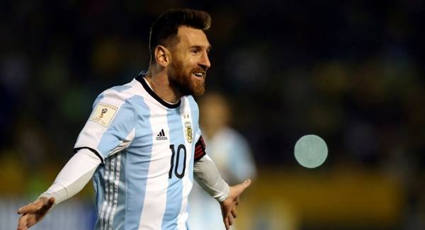 شاهد... ممثل مصري يشتري سيارة ميسي