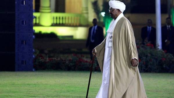 من القصر إلى المعتقل.. ما الذي ينتظر البشير في سجن كوبر ؟