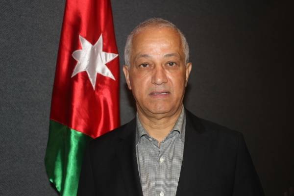 احمد الرقيبات أبحر بذكاء وإيثار ووصل بـشركة مجمع الضليل الى بر الامان