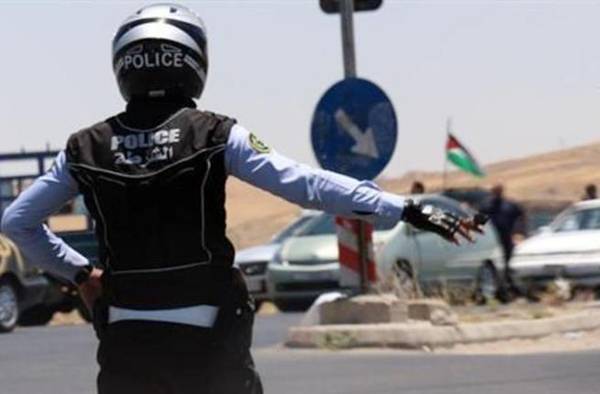 نشامى سير الزرقاء ينقذون عامل وطن من الموت ..