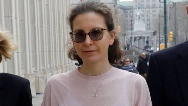 مليارديرة أمريكية متهمة بتقديم 100 مليون دولار للجماعة التي استعبدت النساء جنسيا