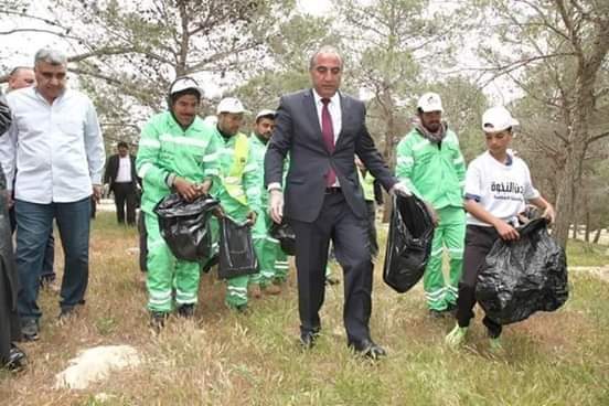 حملة النظافة لم تكن بحاجة الى بدلة فرنسية بل بدلة وطن يا امين عمان ..