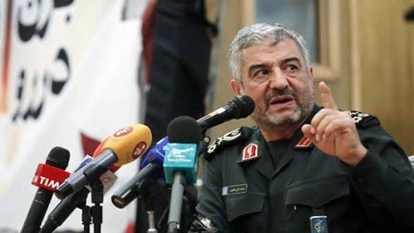 إعفاء قائد الحرس الثوري الايراني من منصبه وتعيين بديل له