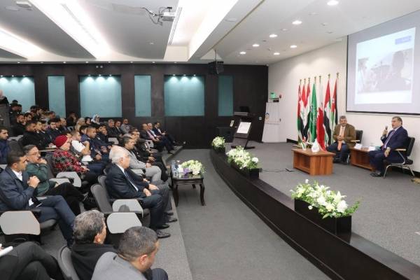 محاضرة في عمان العربية حول أثر التكنولوجيا في سلامة الطيران