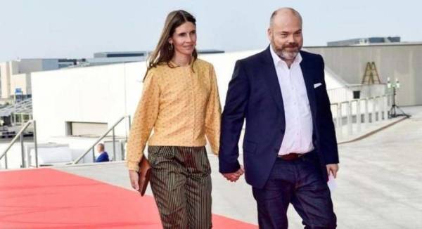 أغنى رجل بالدنمارك يفقد (3) من أبنائه في تفجيرات سريلانكا