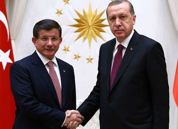 هل ينقلب احمد داوود اوغلو فيلسوف العثمانية الجديدة وصاحب نظرية صفر مشاكل عن حزب العدالة والتنمية؟